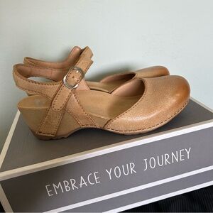 Dansko Tiffani Tan Milled Burnished Mary Jane EU 38